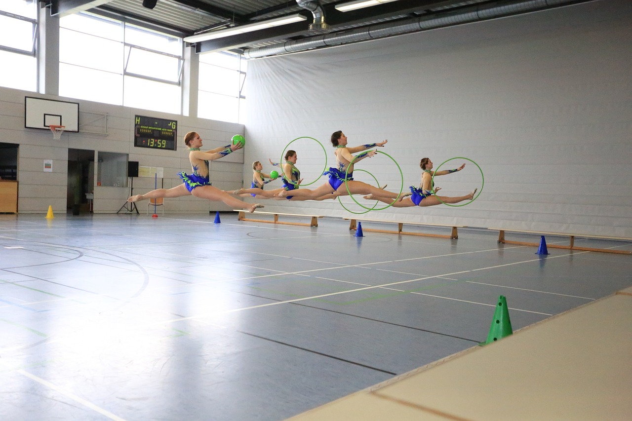 最新台风胚胎动态分析与观察